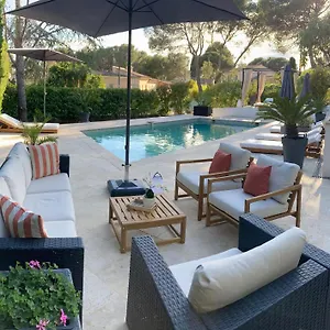 A L'etage Avec Piscine Proche Bord De Saint-Raphaël